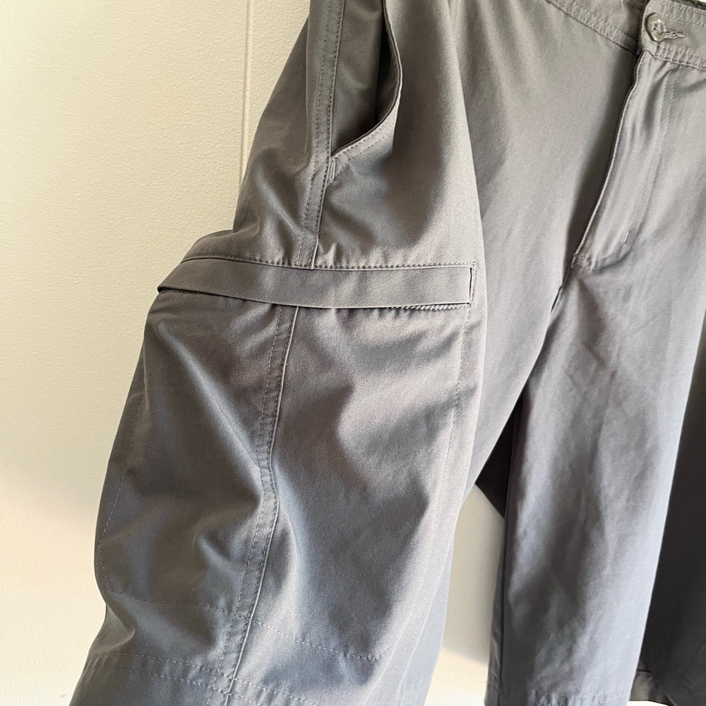 Columbia Men's Lightweight Dark Gray Dry-fit Hiking shorts Size 36 W 10”… - Picture 3 of 8